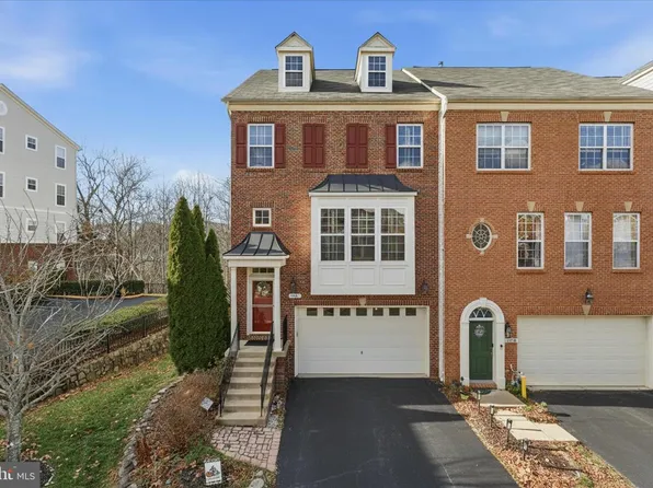 9748 Corbett Cir, Manassas Park, VA 20111