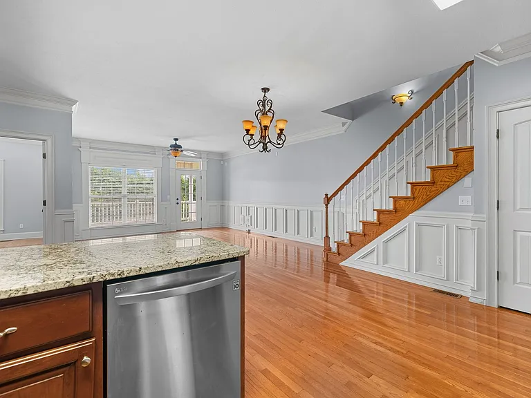 3471 Walden Dr — Photo 11