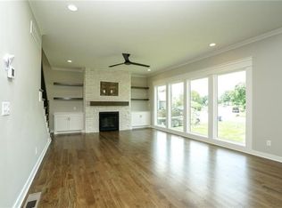 1208 SW Heather Dr, Lees Summit, MO 64081