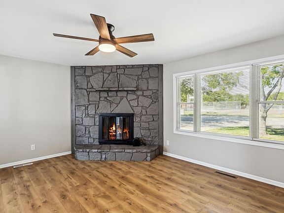 2nd image of 529 Parkwood Dr