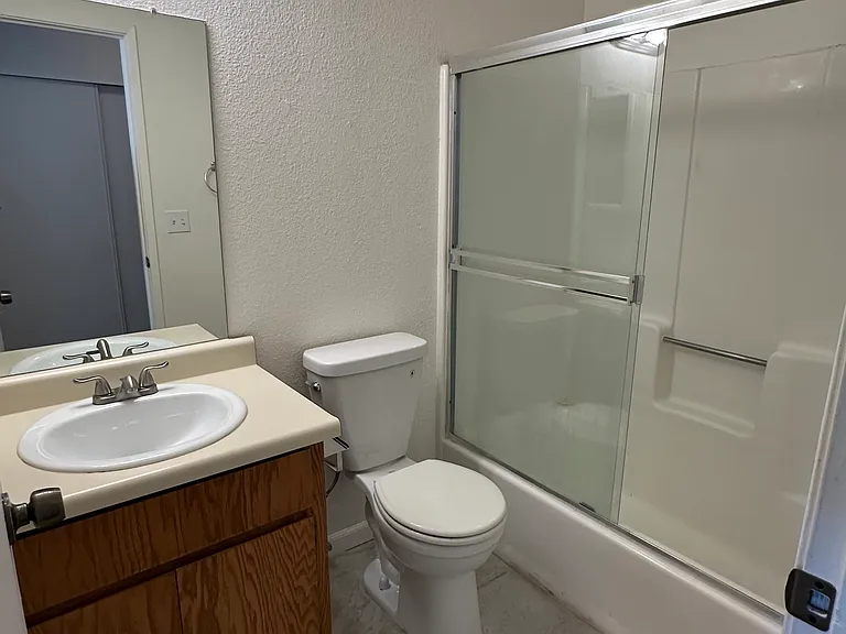 618 Main St #E — Photo 15