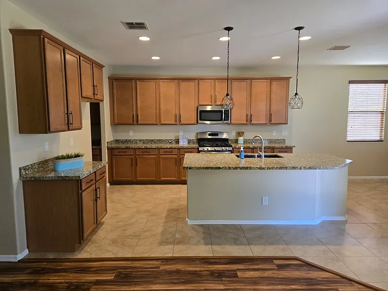 18328 W Saguaro Ln — Photo 5