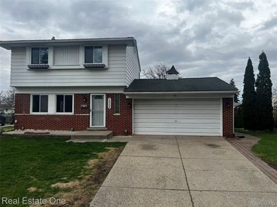 39394 Carrie Dr, Sterling Heights, MI, 48313