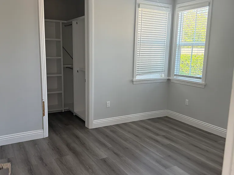 201 E Grand Ave — Photo 9
