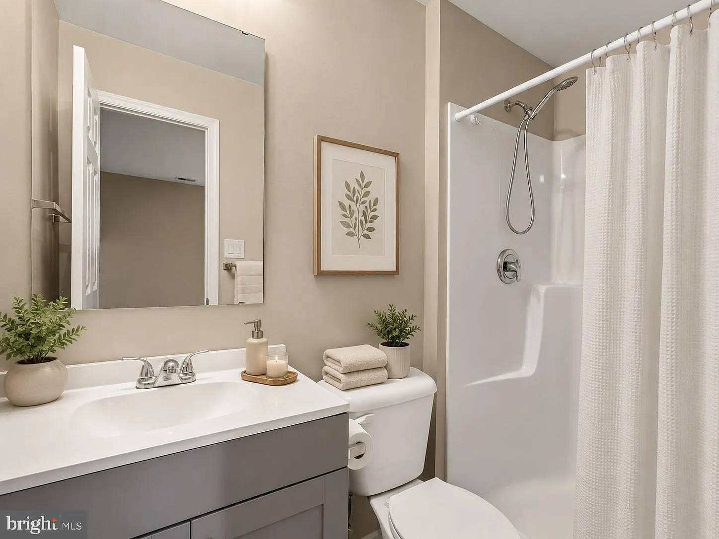 3 bed, 1.5 bath, 1078 sqft, $2,200 — Photo 4