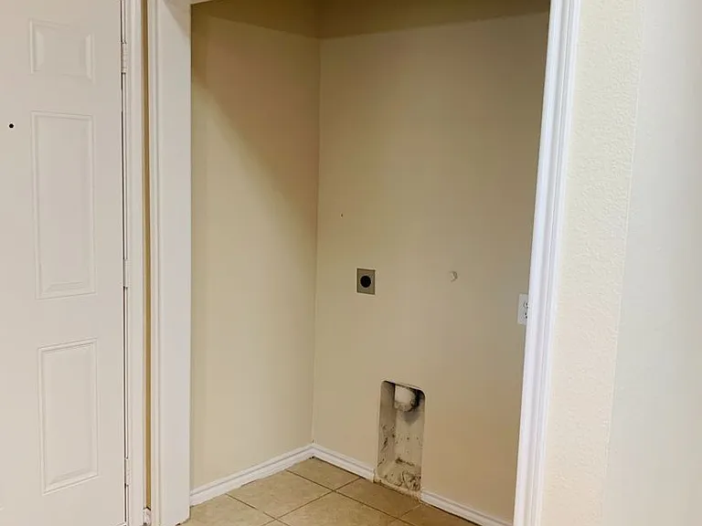 5900 Lovingham Ct — Photo 5