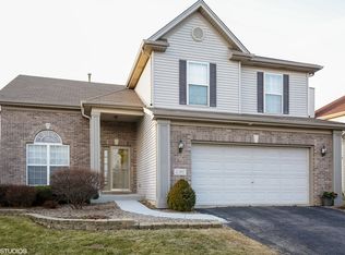 496 Carriage Way, South Elgin, IL 60177