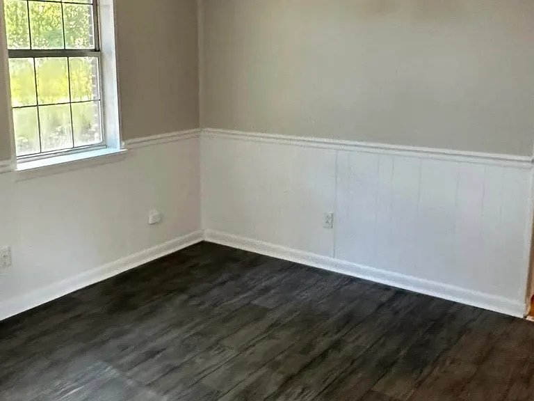 1116 Compton Ave — Photo 3