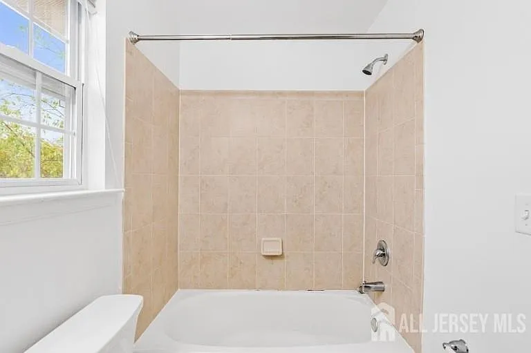 8 Alfred Ave — Photo 21