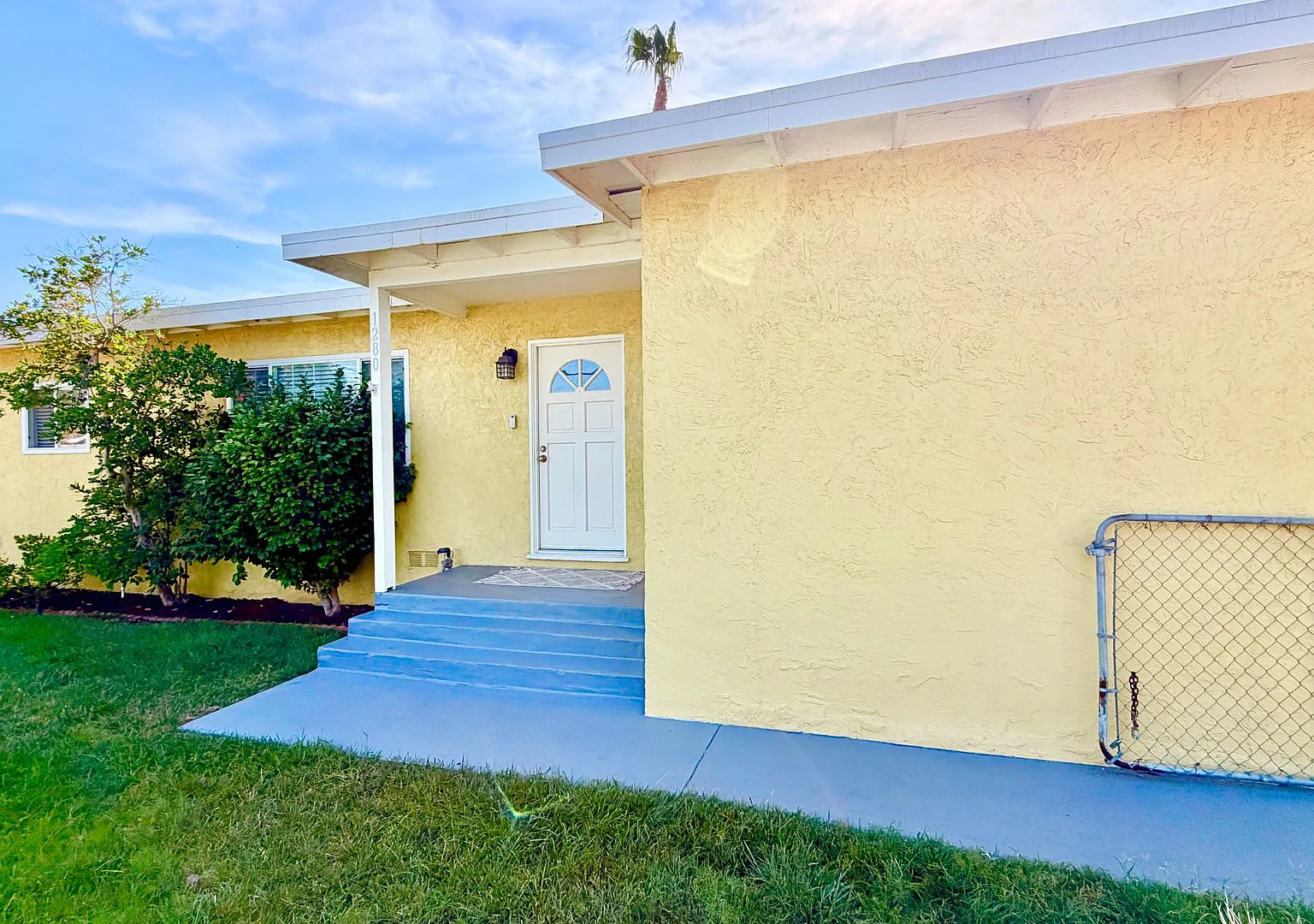 Sweet Single-Story with Private Yard Space and Off-Street Parking, Minutes to Downtown Fallbrook ... — Photo 2