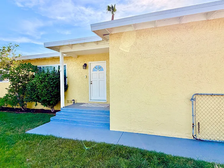 1280 Alturas Rd — Photo 2