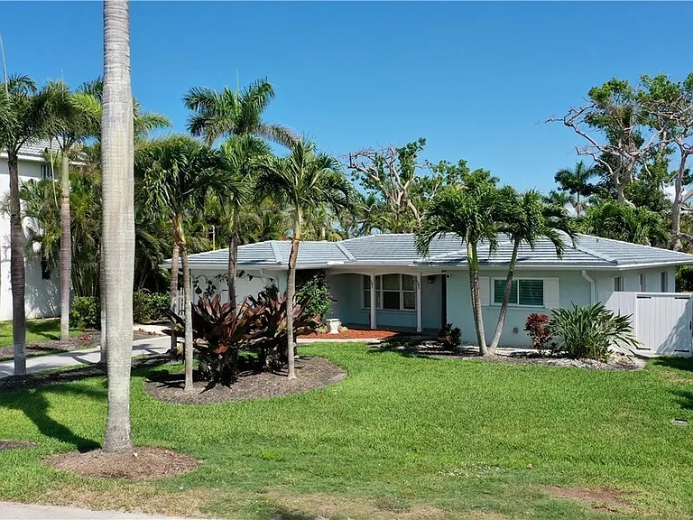 253 Bayshore Dr — Photo 9