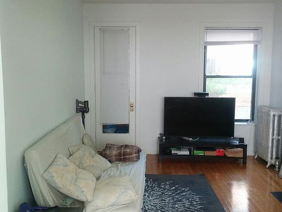 3rd image of 5428 S Woodlawn Ave Unit 1C