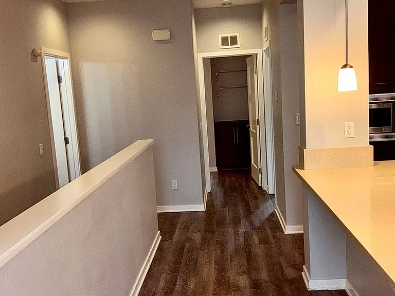 537 W Maple Ave — Photo 23