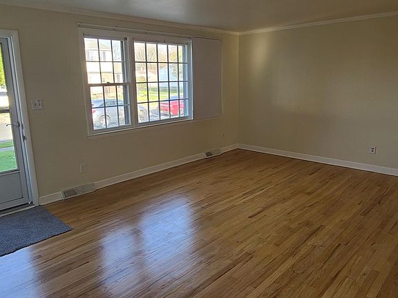 2nd image of 328 Bradley Rd