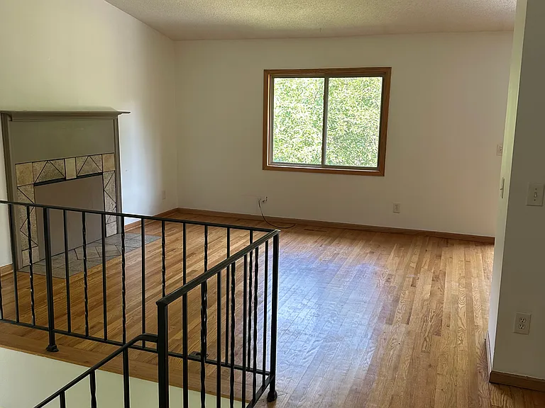 615 Ridgeview Dr E #1 — Photo 4
