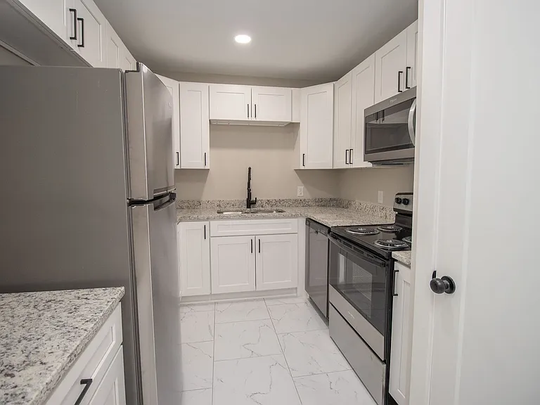 1840 Hampton Street — Photo 7