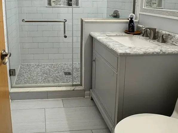 5911 Crain St, Morton Grove, IL 60053