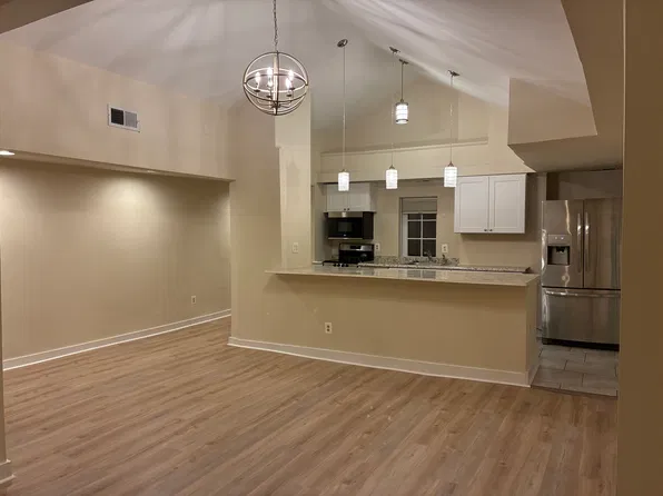 217 S Patrick St #4, Alexandria, VA 22314