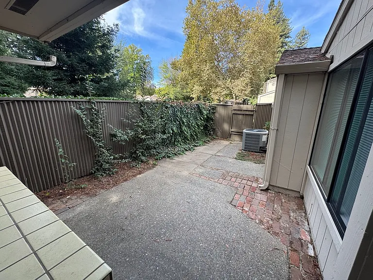100 Hartnell Pl — Photo 21