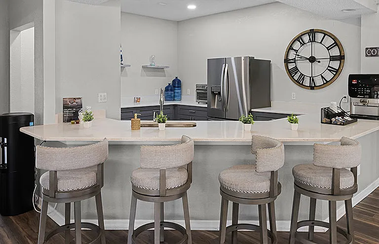 The Oaks of Woodland Park Apartments — Photo 20