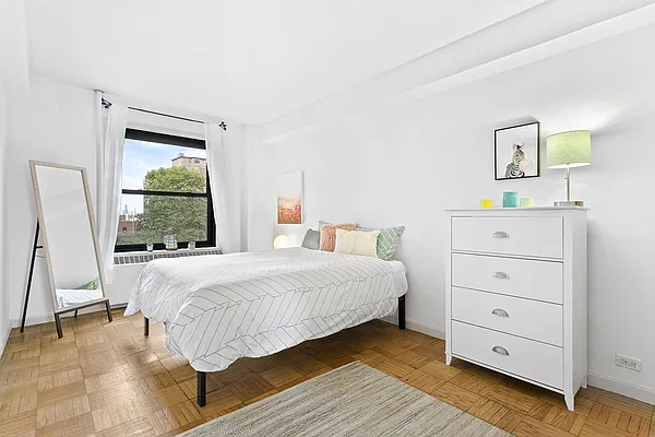 Sold by Compass | media 4