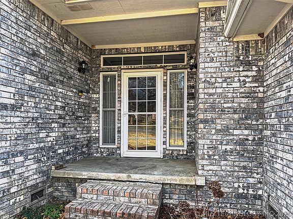 5th image of 5273 Jeanette Ln