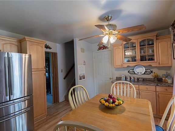 4th image of 311 Hodder Ln
