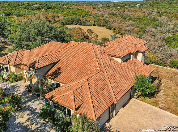 2nd image of 424 Saddle Mountain Dr