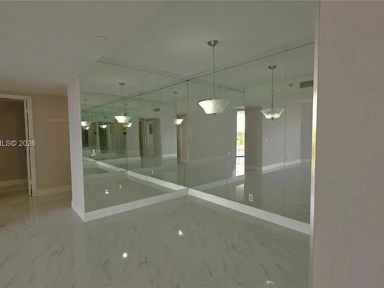 3610 Yacht Club Dr #615 — Photo 3