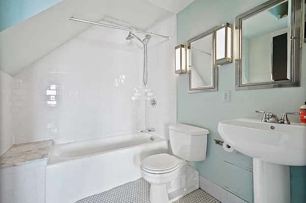 Sold by Avenue Sotheby's International Realty | media 43