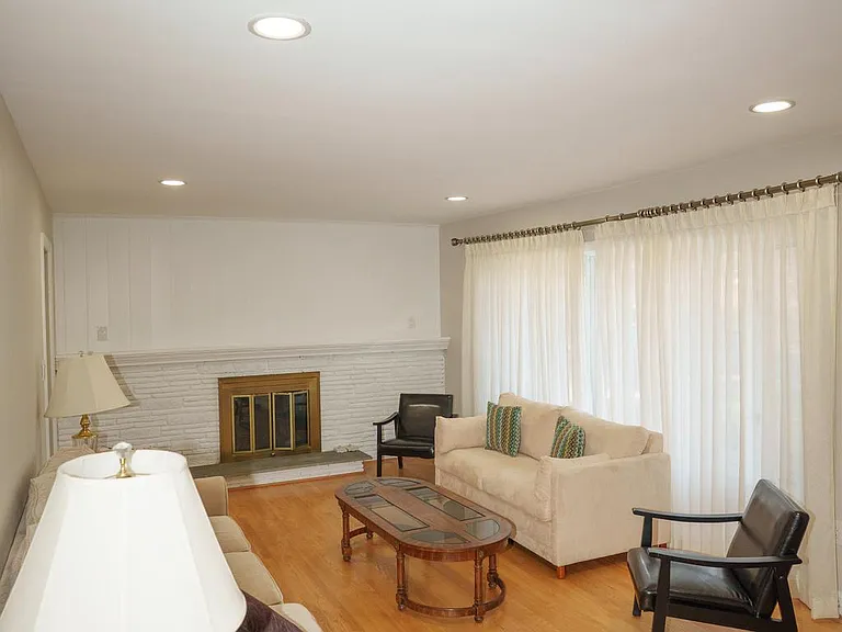4305 Elmwood Rd — Photo 4