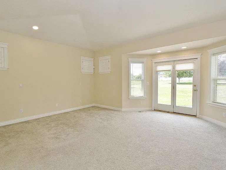 4109 E Man O War Dr — Photo 13