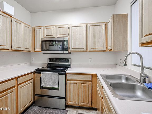 4th image of 2929 W Yorkshire Dr Unit 1044