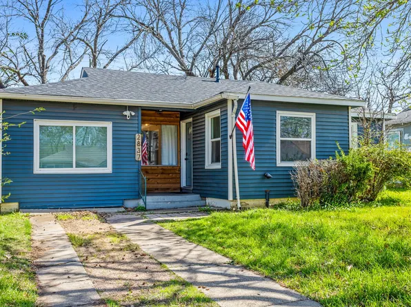 2837 S Hills Ave, Fort Worth, TX 76109