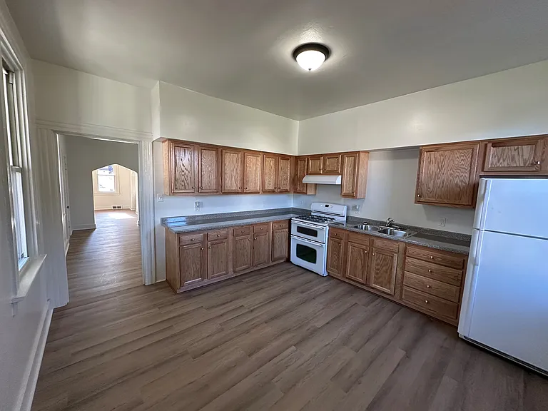 823 Idlewood Ave — Photo 7