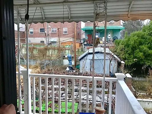 5th image of 1352 Balcom Ave