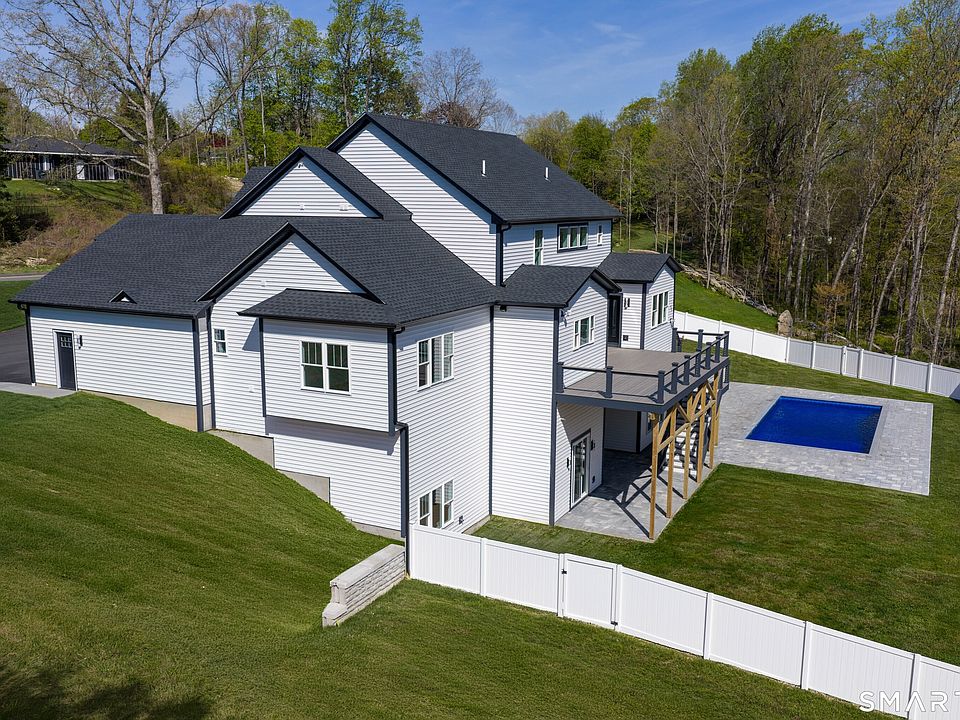 1st image of 25 Hunting Ridge Road