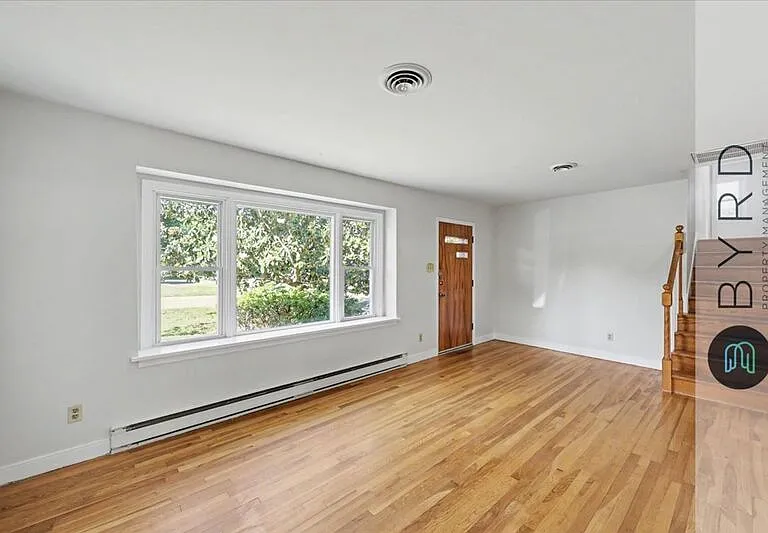 8501 Woodward Dr — Photo 5