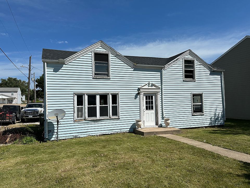 1st image of 704 W Smith St