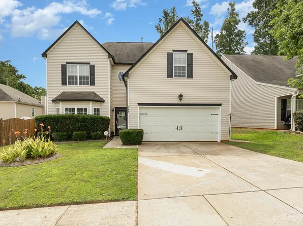 5038 Acorn Forest Ln, Charlotte, NC 28269