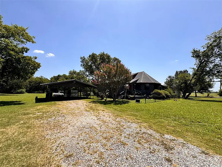 1459 County Road 2116 — Photo 3