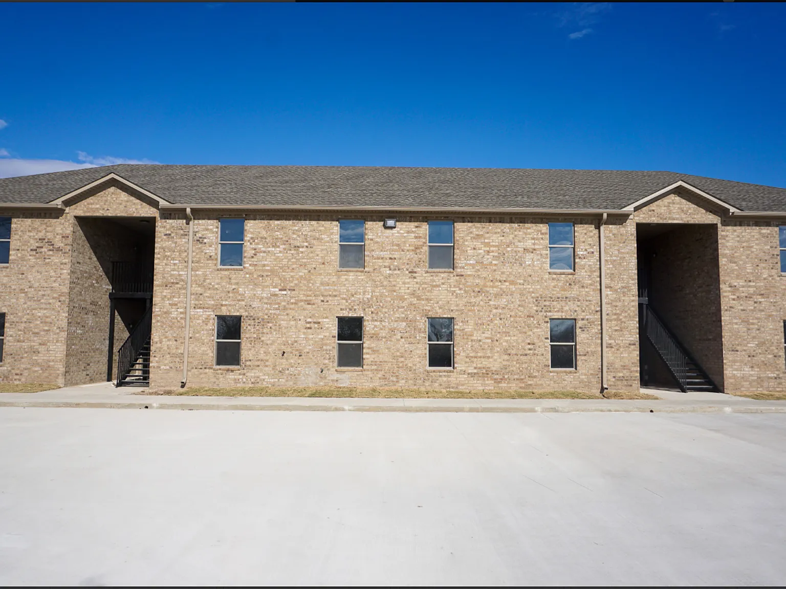 Parkview Apartments — Photo 2