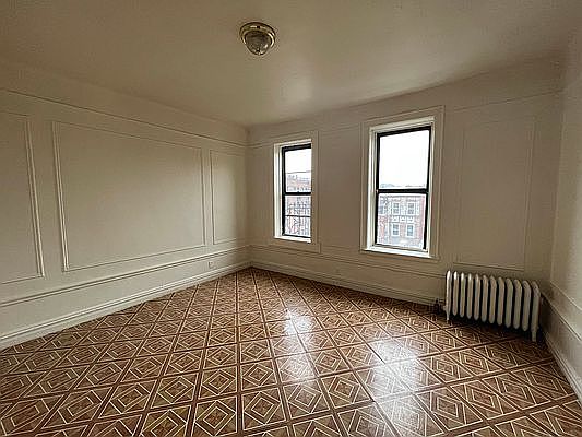 2nd image of 647 W 207th St #5C