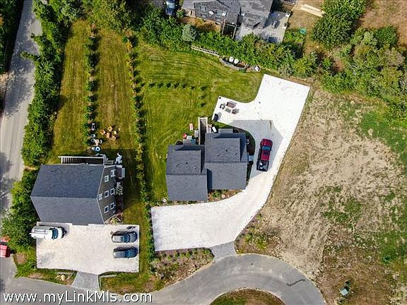 3rd image of 2 White Whale Ln #A