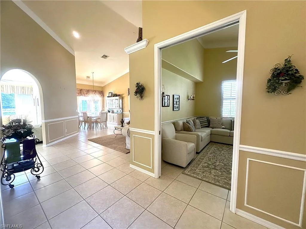 2 bed, 2.5 bath, 2249 sqft, $7,500 — Photo 3