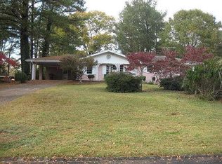 127 Jennifer Ln, Lilburn, GA 30047