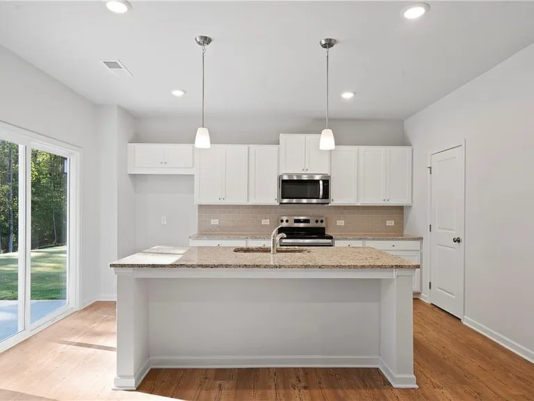 785 Summerwood Ln — Photo 12
