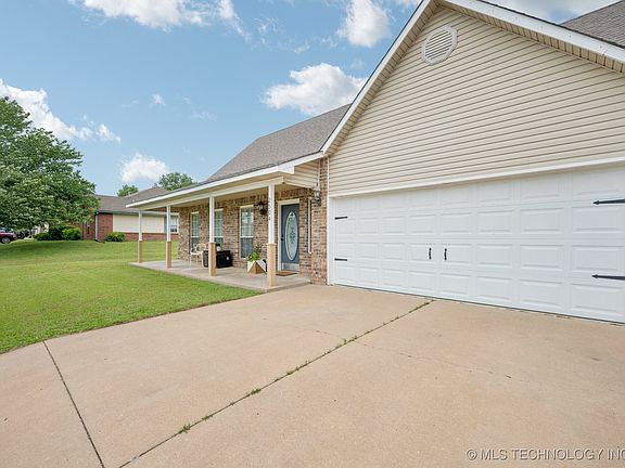 4th image of 2504 SW Wolf Run Dr