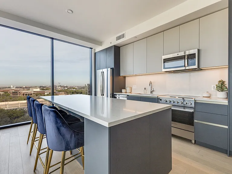 Eastline Residences — Photo 21